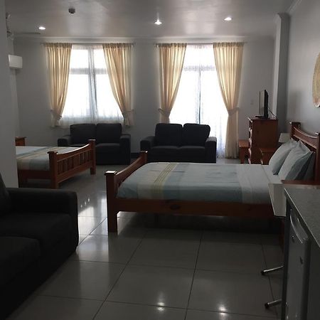 Tungi Colonnade Hotel نوكو ألوفا المظهر الخارجي الصورة
