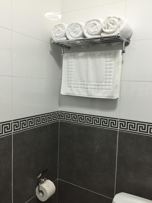 Tungi Colonnade Hotel نوكو ألوفا المظهر الخارجي الصورة