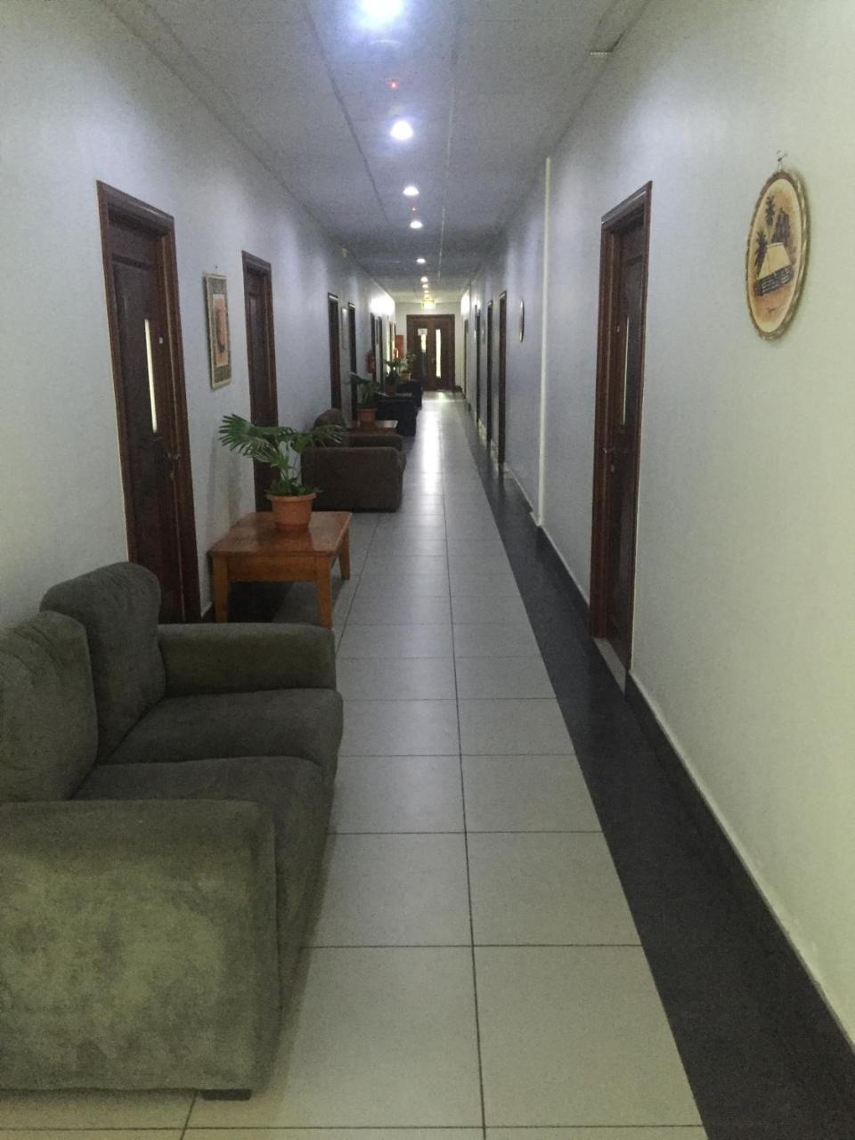 Tungi Colonnade Hotel نوكو ألوفا المظهر الخارجي الصورة